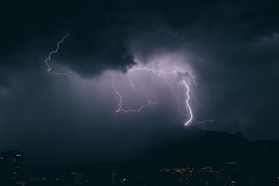 قناةبيإنسبورتنيوزعلىقمربدرساتدليلالمشاهدةوالتحديثات